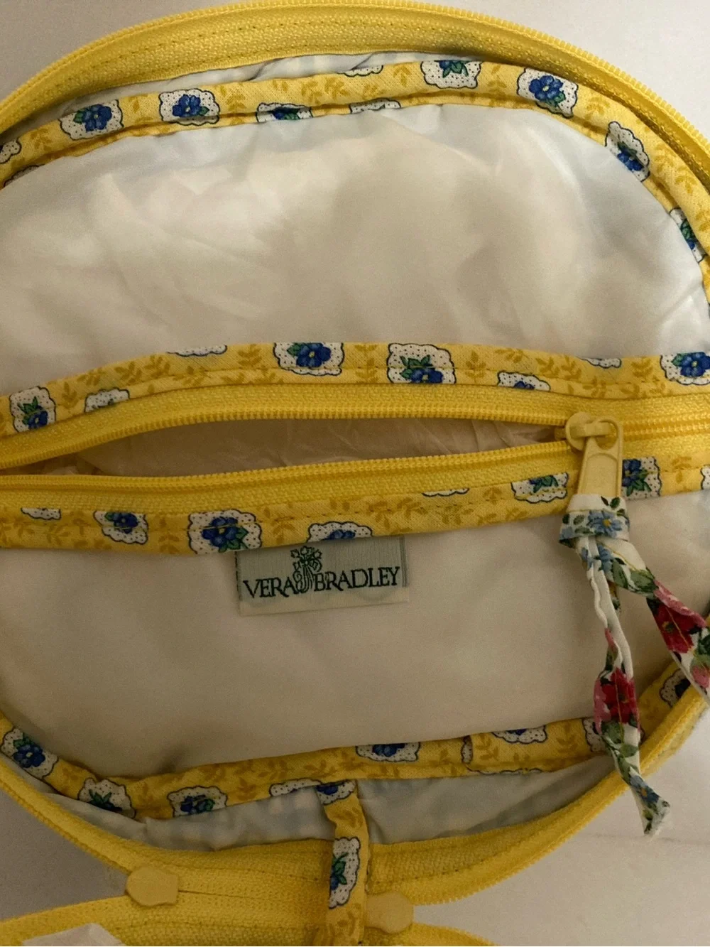 Vera Bradley Yellow Floral Quilted Travel Cosmetic Bag. Item# TSjc1 - Picture 3 of 8